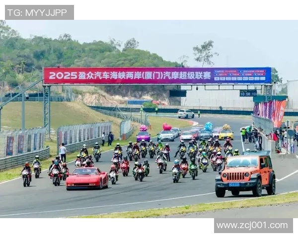 中老车手齐集会晒 越野车场所技巧赛燃动速度与热情